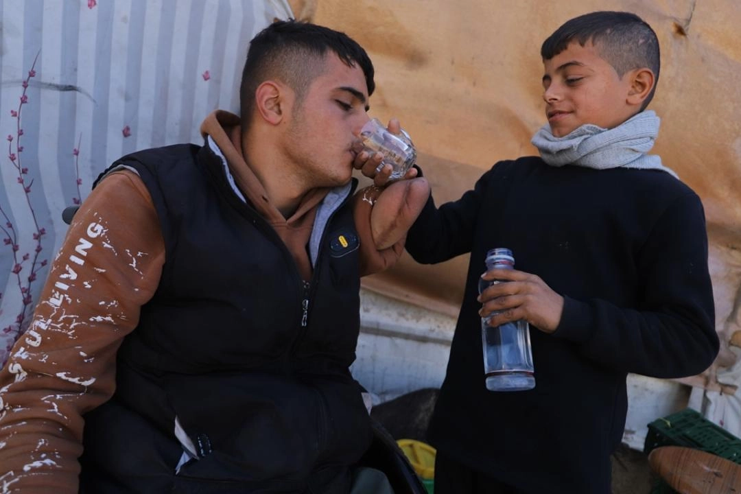 Gazze’de uzuvlarını kaybeden Filistinli gencin yaşam mücadelesi