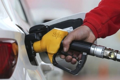 Akaryakıta peş peşe zam geliyor...