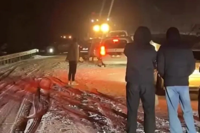 Bursa'ya kar feci bastırdı 20 araç yolda mahsur kaldı!