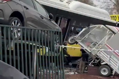 İETT otobüsü otoparka daldı!