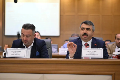 Bozbey'in su zammıyla ezdiği vatandaşa Yıldırım Belediye Başkanı Oktay Yılmaz sahip çıktı:   "İhtiyaç sahiplerinin faturalarını biz ödeyeceğiz!”