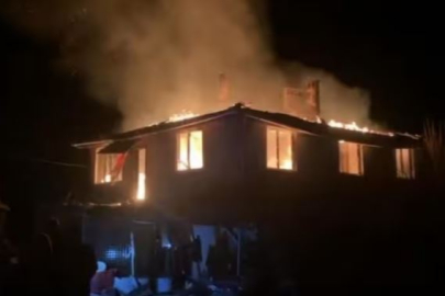 Bursa'da köy evi küle döndü!