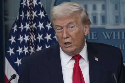 Trump’tan Powell’a tehdit: Eğer Fed'de kalırsa hayatı çok da mutlu olmayacak