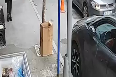 Otomobili park ederken dükkana böyle daldı!