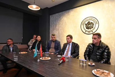 Osmangazi’de Rumeli rüzgarı: Başkan Aydın genç dansçılarla buluştu.