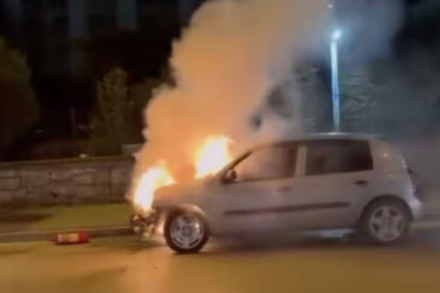 Bursa'da feci olay! Otomobil durduk yere alev aldı...