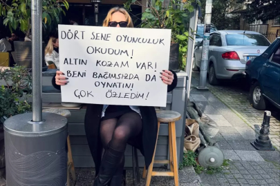 Ünlü oyuncu çareyi pankart açmakta buldu: Dört sene okudum, Altın Koza'm var