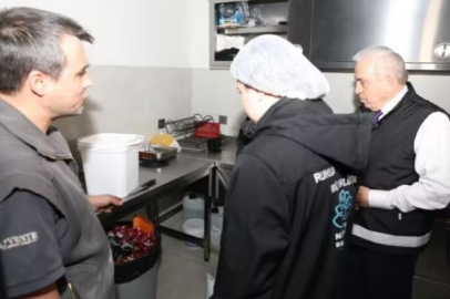 Nilüfer'de Ramazan öncesi gıda alarmı! Başkan bizzat denetledi