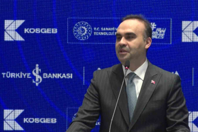Bakan Kacır: "Etrafı ateş çemberiyle sarılı zor bir coğrafyada yer alan Türkiye, istikrar ve güven adresi olarak fırtınalara göğüs geriyor"
