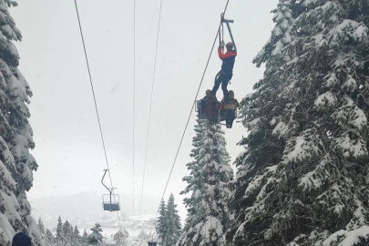 Bakan Yerlikaya açıkladı: Uludağ'da mahsur kalan 51 kişinin tamamı kurtarıldı!