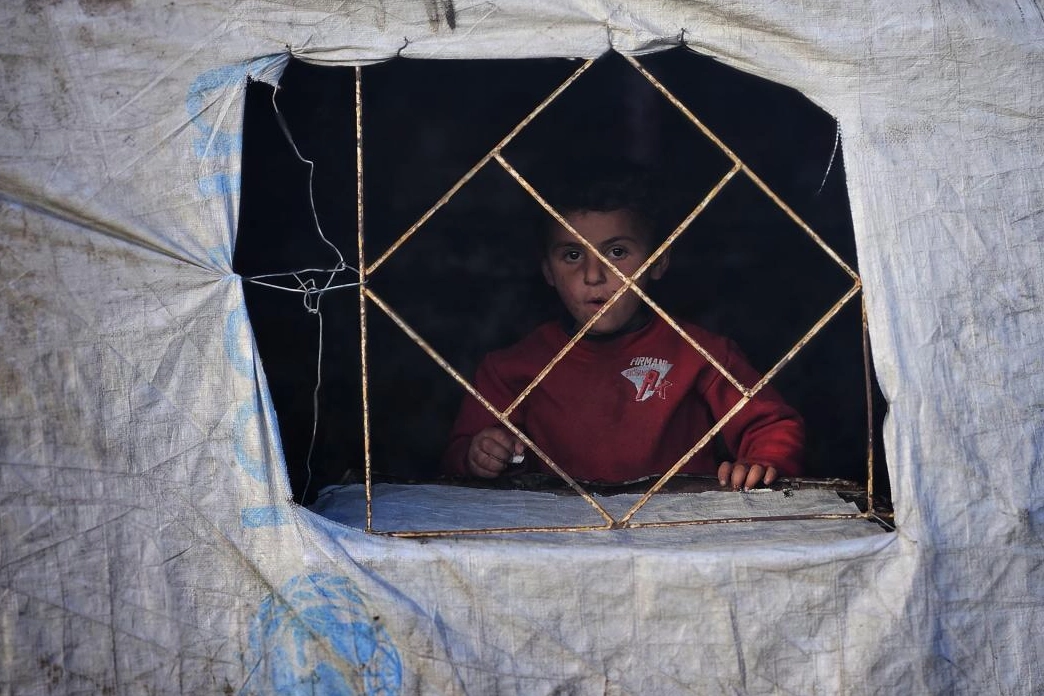 Han Yunus’ta yerinden edilen Filistinlilerin hayatta kalma savaşı