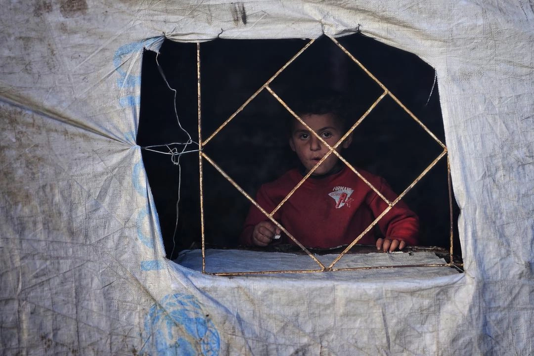 Han Yunus’ta yerinden edilen Filistinlilerin hayatta kalma savaşı