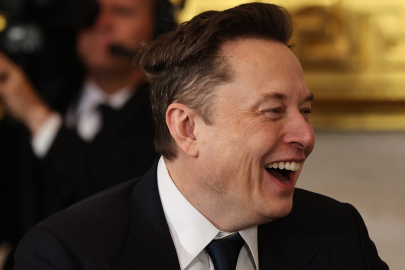 Elon Musk net serveti 800 milyar doları aşan tarihteki ilk insan oldu