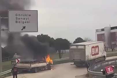 Bursa'da seyir halindeki kamyonet alev alev yandı