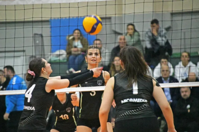 Bursa’nın Fethinin 700. yılına özel Veteranlar voleybol turnuvası büyük coşkuyla tamamlandı