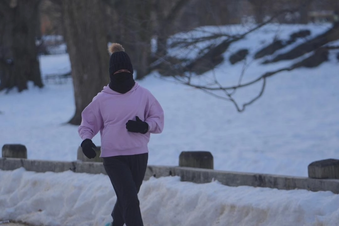 New York’ta dondurucu soğuklara rağmen günlük yaşam devam etti