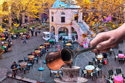 Bursa Koza Han'da masa ve sandalyeler geri geldi!