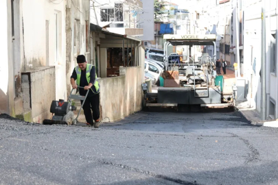 Osmangazi’de asfalt seferberliği: 210 ton sıcak asfaltla konforlu ulaşım