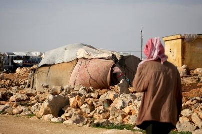 Suriye’nin kuzeybatısındaki kamplarda yaşayanlar ramazan ayına zor şartlarda giriyor