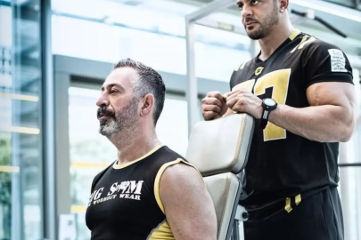 Cem Yılmaz'dan kas şov: Yeni filmine hazırlanıyor