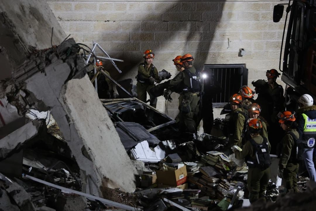 İran'ın İsrail'e düzenlediği füze saldırısında 9 kişi öldü