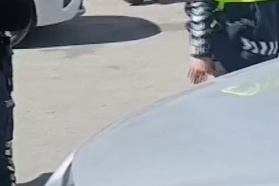 Plakasını kapattı ceza yedi!