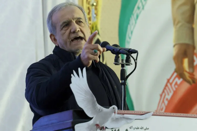 Pezeşkiyan’dan net mesaj: Onurumuzdan taviz vermeyiz, barış için muhatap belli!