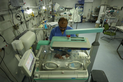 Gazze'de prematüre bebekler yakıt ve tıbbi malzeme yetersizliğiyle mücadele ediyor