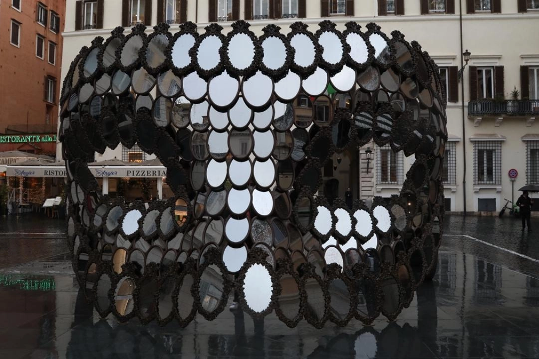 İsrail'in, Beyrut'a düzenlediği saldırılarda çok sayıda binada hasar oluştu