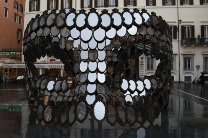 İsrail'in, Beyrut'a düzenlediği saldırılarda çok sayıda binada hasar oluştu