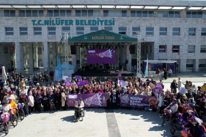 Nilüfer’de "Eşitlik Ses İster" yürüyüşü: Kadınlar Cumhuriyet Meydanı’na akın etti!