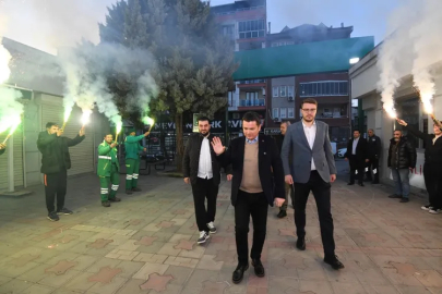 Emek Mahallesi'nde iftar bereketi: Başkan Erkan Aydın vatandaşla gönül köprüsü kurdu