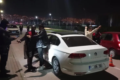 Bursa'da yer değiştirerek mahallelere rahatsızlık veren ‘piyasacılara' polis baskını