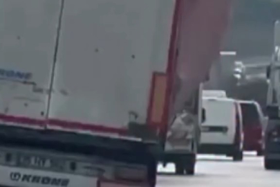 Bursa'da yan giden tır!