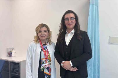 Görme kaybı yaşarken ders çalıştı, şimdi doktorlarıyla meslektaş olmayı hedefliyor