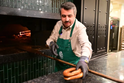 Başkan Oktay Yılmaz fırın başına geçti: Yıldırım’da Tahanlı ve Simit ziyafeti başladı!