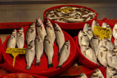 Bayram öncesi balık tezgahlarında bolluk