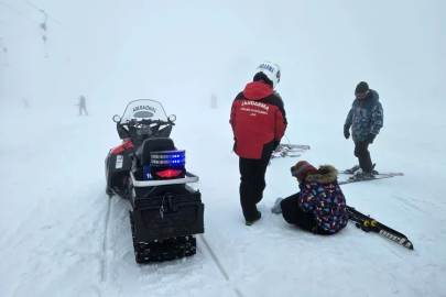 Uludağ’da sis bastırdı, Pistler karıştı!
