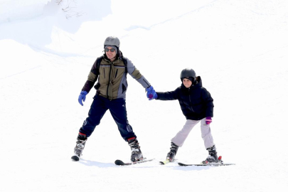 Palandöken’de bahar ortasında kayak keyfi