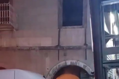 Bursa'da tarihi binada facianın eşiğinden dönüldü!