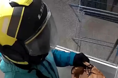 4 hırsızı tek başına kovaladı...