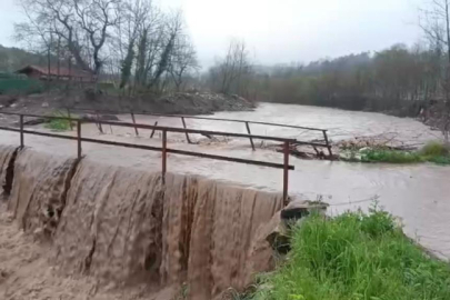 Bursa'da aşırı yağışlar köprüyü trafiğe kapattı!