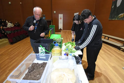 Osmangazi’de gelecek için "Sıfır Atık" seferberliği: Liselilere kompost eğitimi!