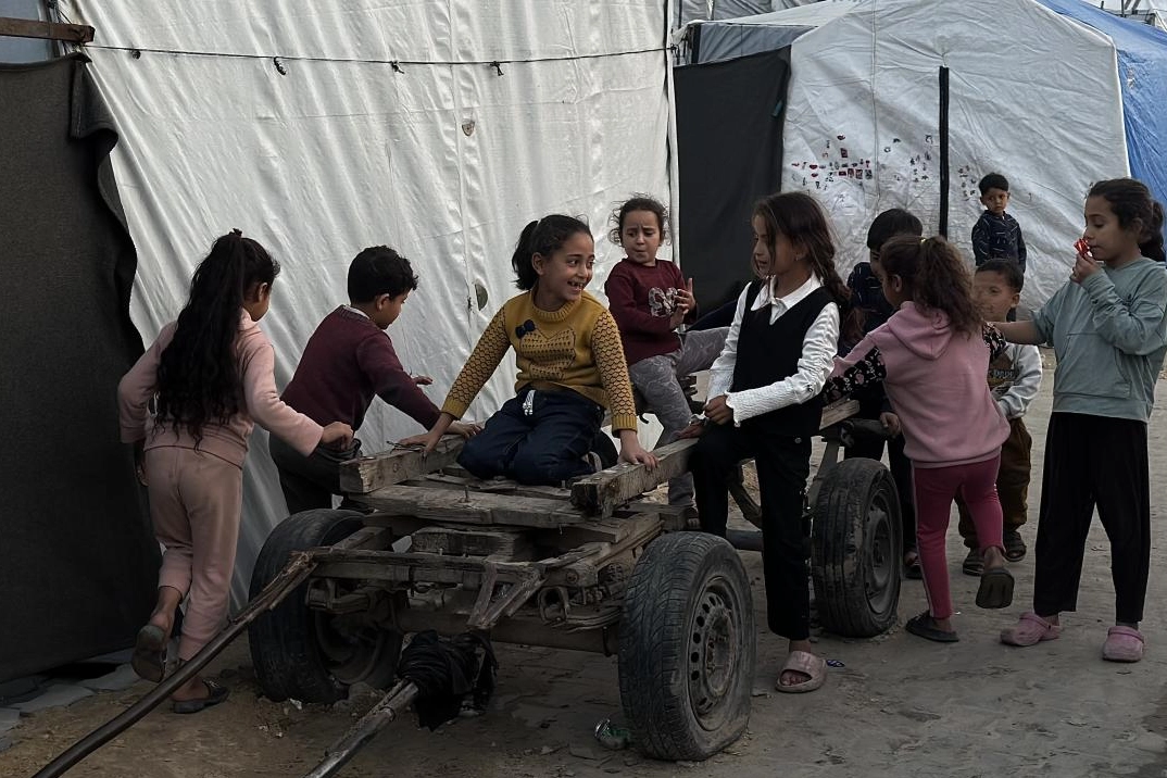 Çocuk Günü’nü çadırlarda karşıladılar