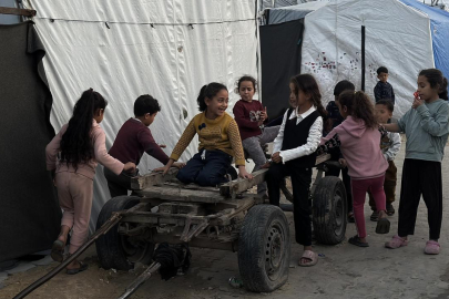 Çocuk Günü’nü çadırlarda karşıladılar