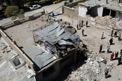 İran'da yerleşim yerlerinin vurulduğu saldırıda meydana gelen hasarı görüntülendi