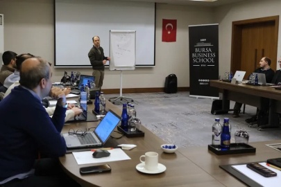 Bursa Business School’da yapay zeka eğitimi: İş dünyasına verimlilik rehberi