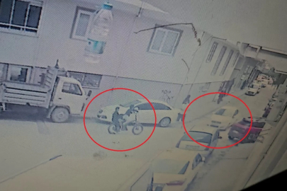 Bursa'da bisikletli çocuklar otomobille çarpıştı!