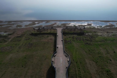 Bursa'da sular çekildi iskele dışarıda kaldı!