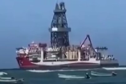 Türk bayrağını görünce kıyıya akın ettiler!